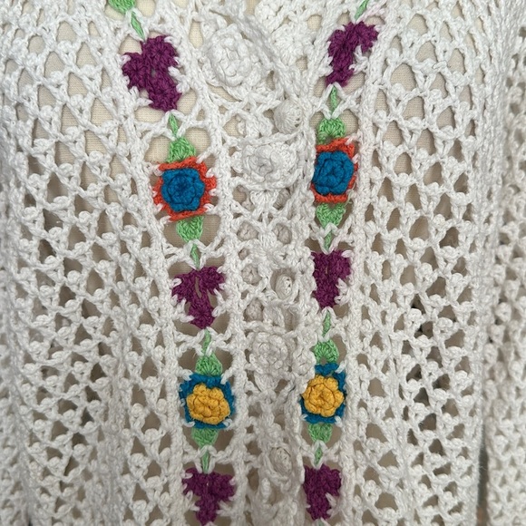 Vintage Hand Knit 3D Floral Crocheted Cardigan Cropped Bohemian Girly Size Large - Picture 14 of 16